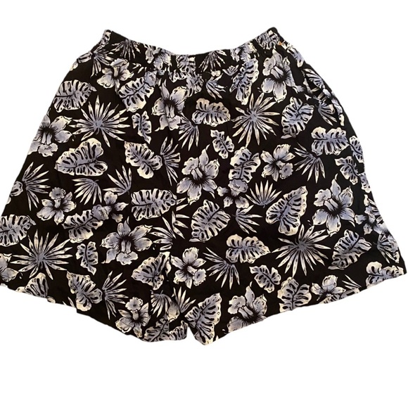 NWT VINTAGE IMPRESSIONS WOMAN HAWAIIAN BLUE PURPLE FLORAL STETCHY SHORTS - Picture 5 of 5